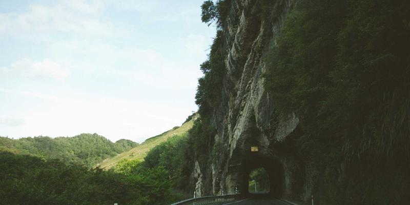 北京龙江天辰：以定制化层高与柱网设计，破解重型装备制造企业的生产空间困局